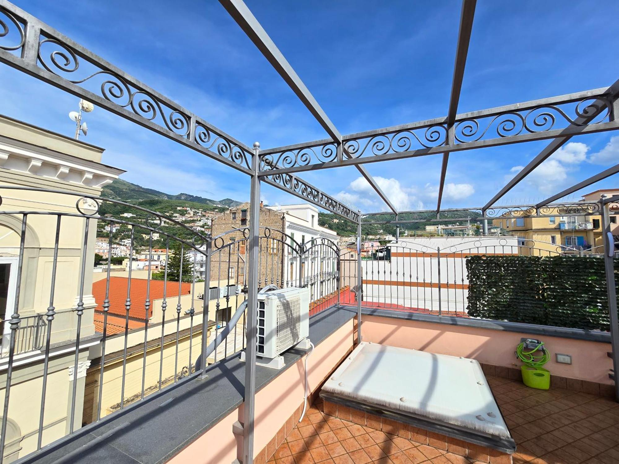 Starview Apartment - Comfy Apt By The Center Vico Equense Exterior photo