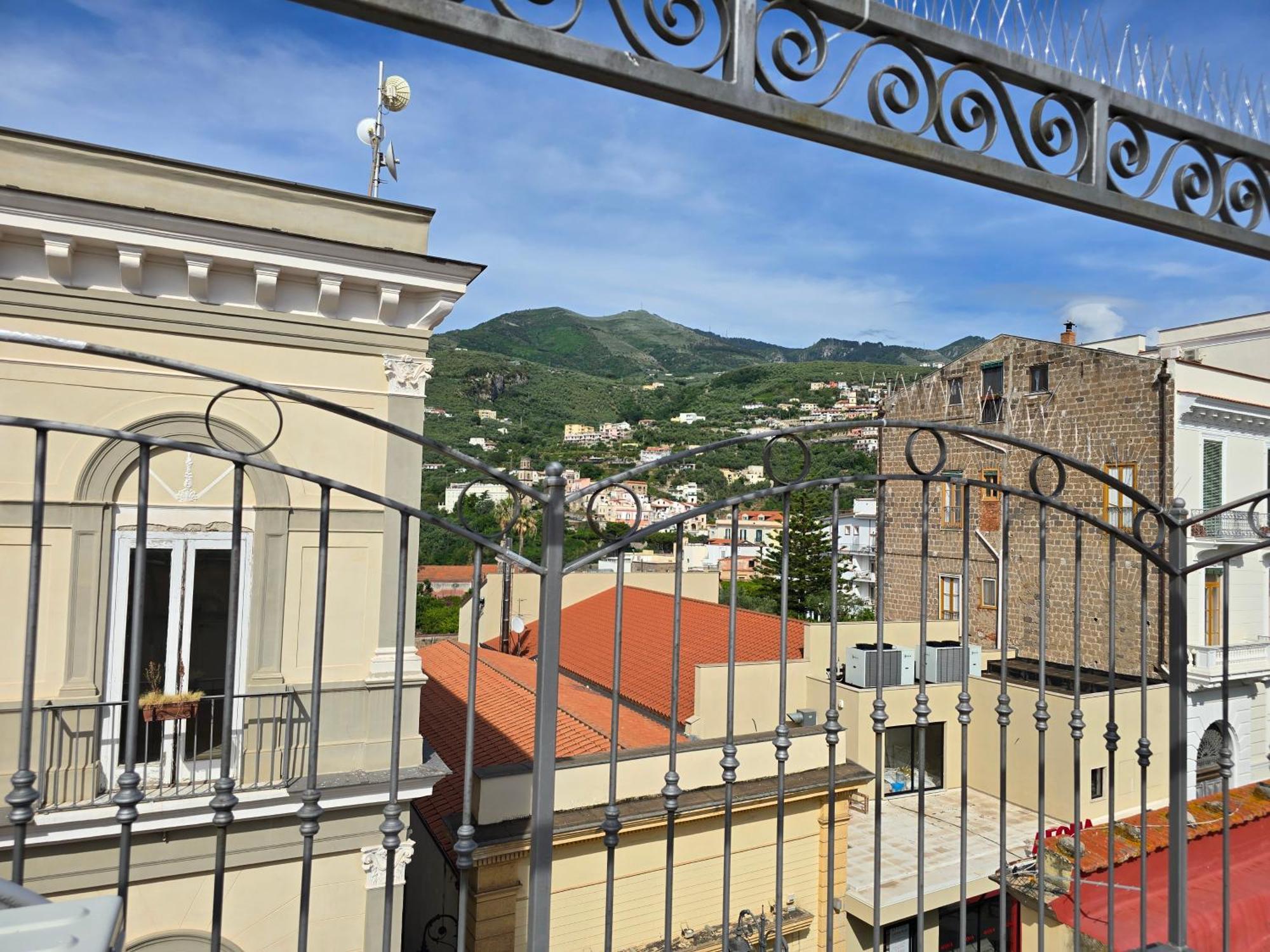 Starview Apartment - Comfy Apt By The Center Vico Equense Exterior photo